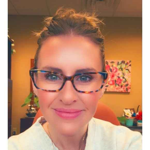 Meet your Posher, Katie - Picture 1 of 1